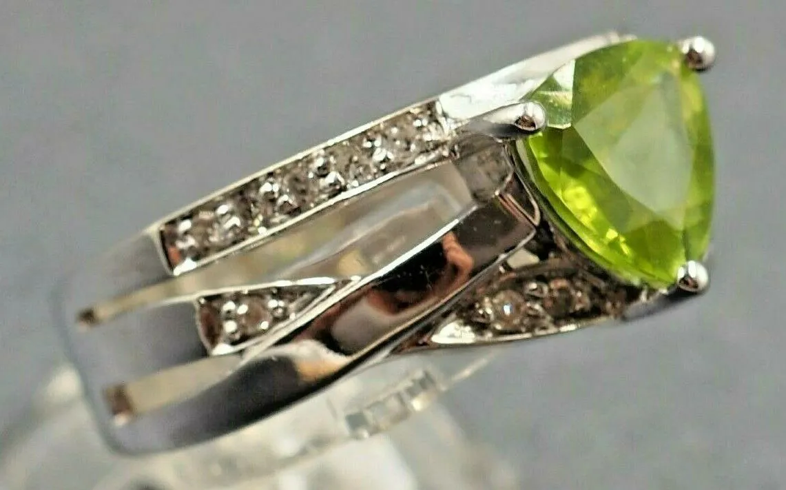 9ct White Gold Peridot & Diamond Ring