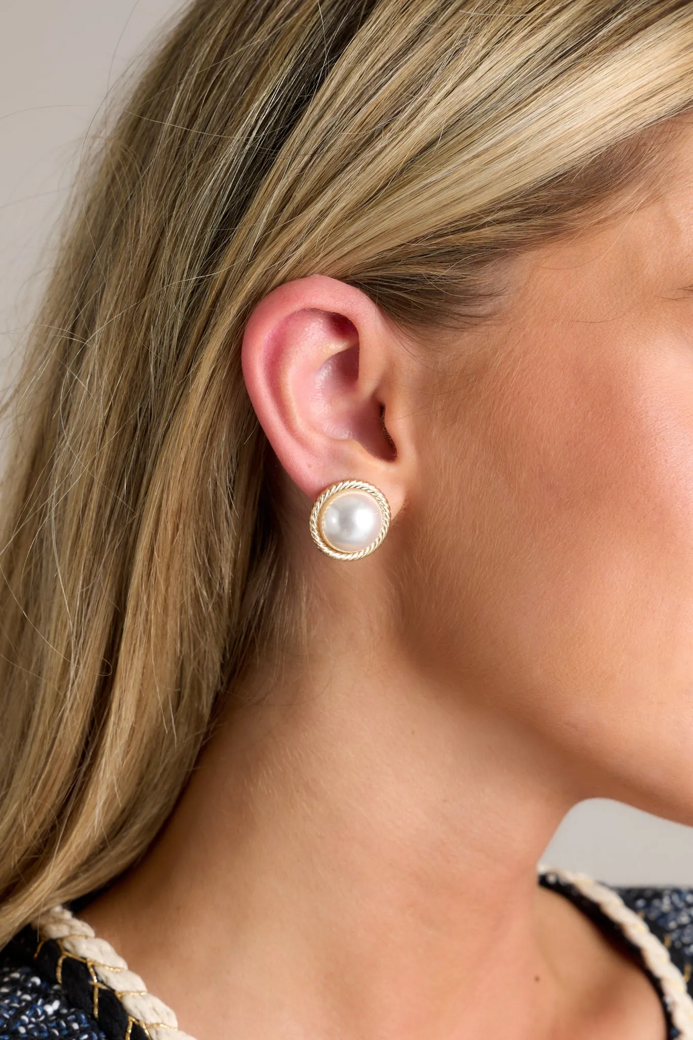 A Sure Thing Ivory Pearl Stud Earring