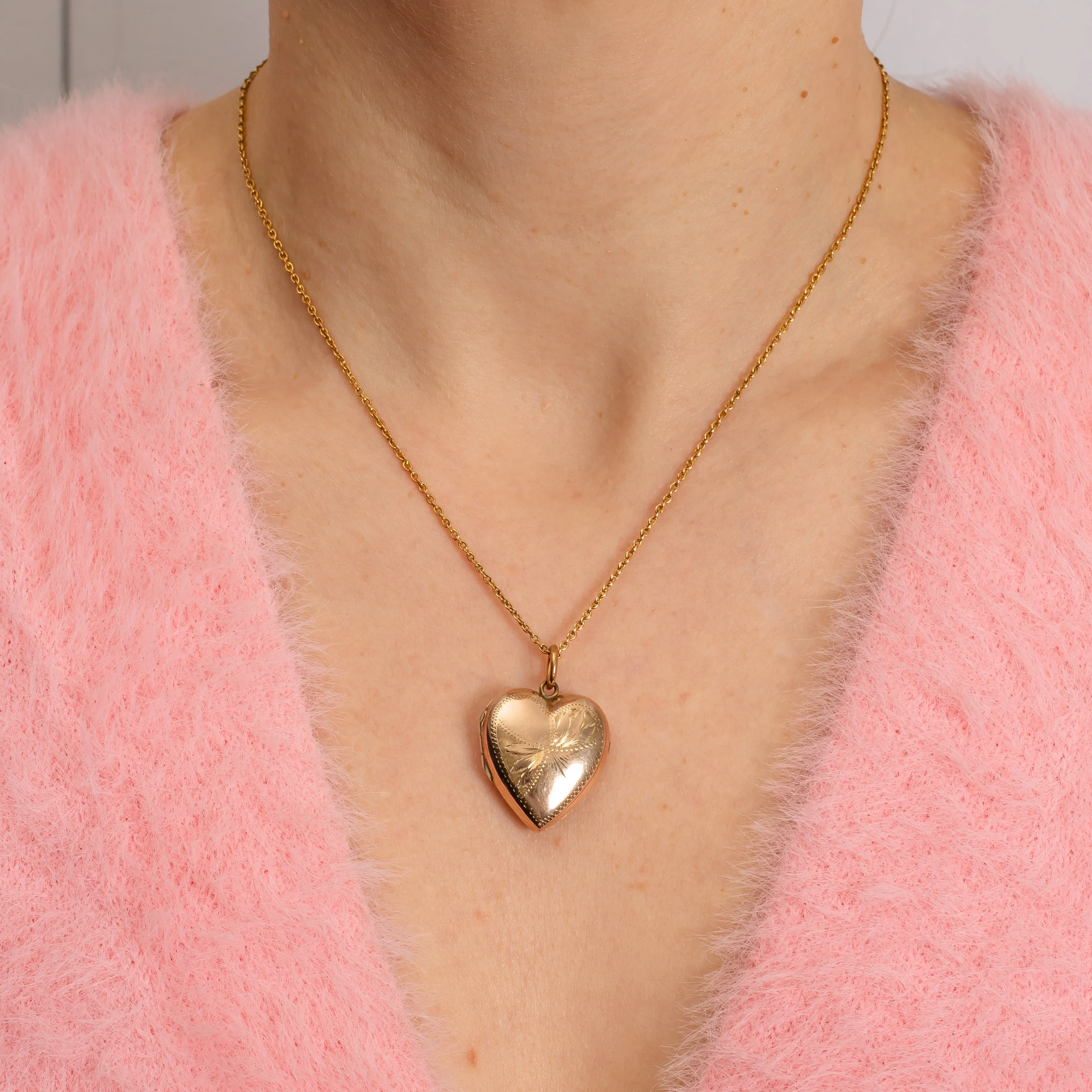 Antique 9ct Gold Engraved Heart Locket