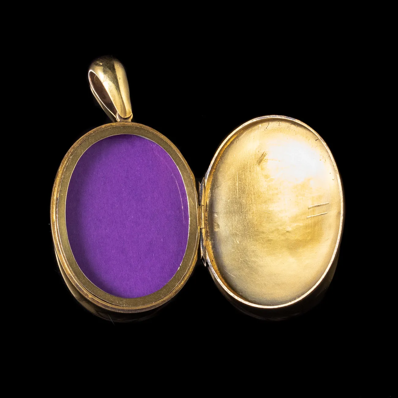 Antique Victorian Locket Solid 15Ct Gold Circa 1880