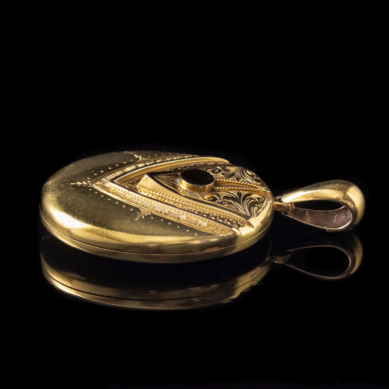 Antique Victorian Locket Solid 15Ct Gold Circa 1880