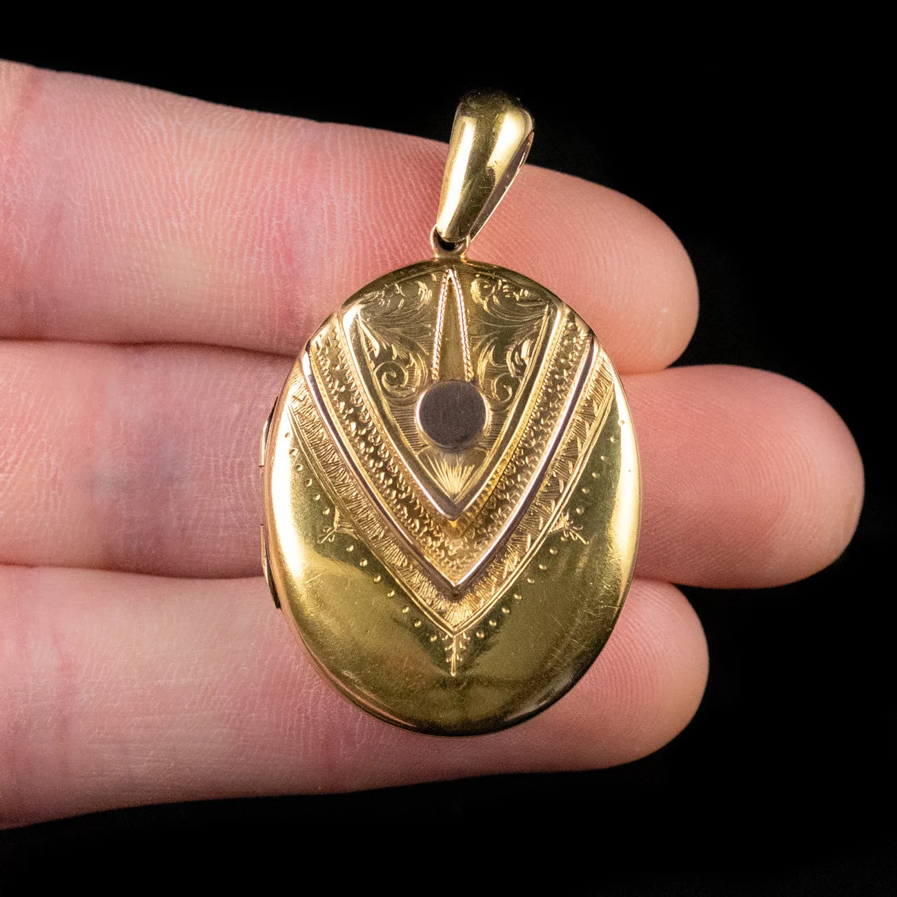 Antique Victorian Locket Solid 15Ct Gold Circa 1880