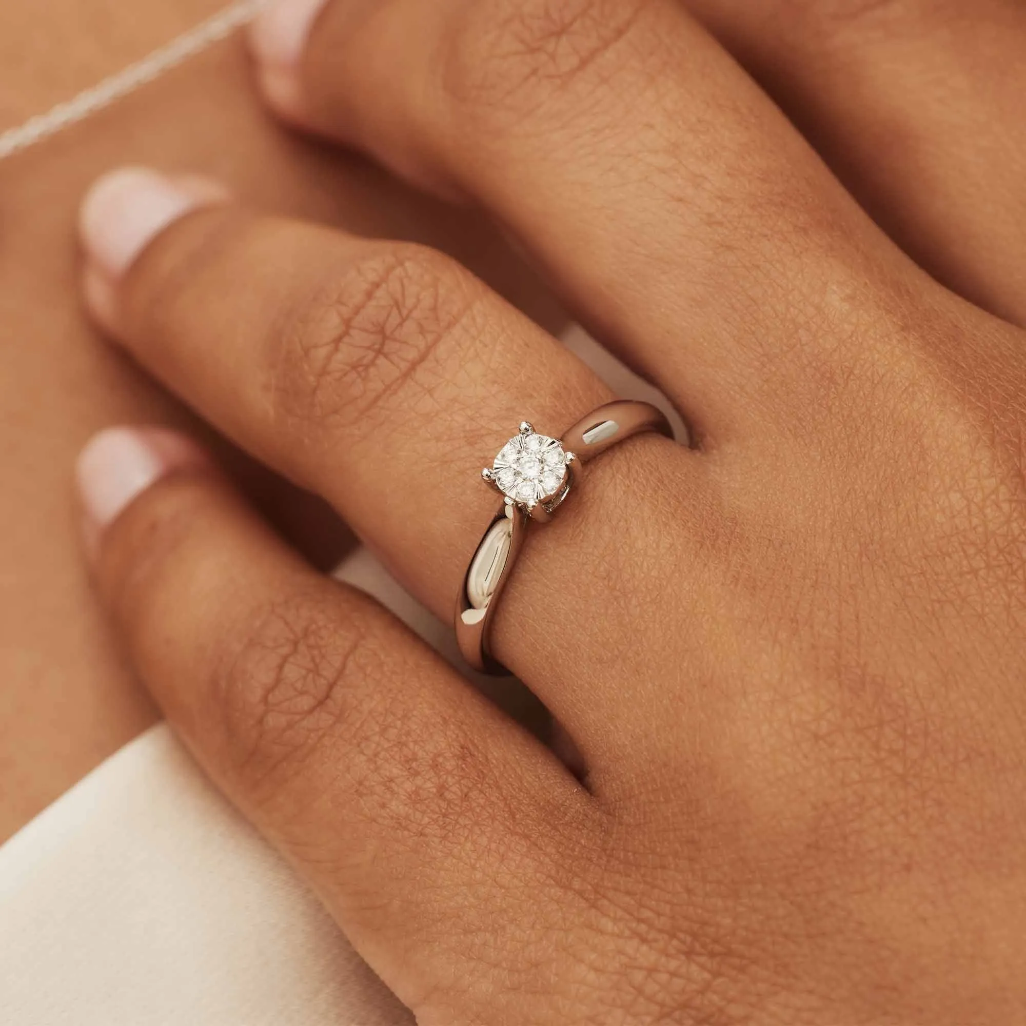 De la Paix Hanaé 14 karat white gold ring with diamond 0.08 carat