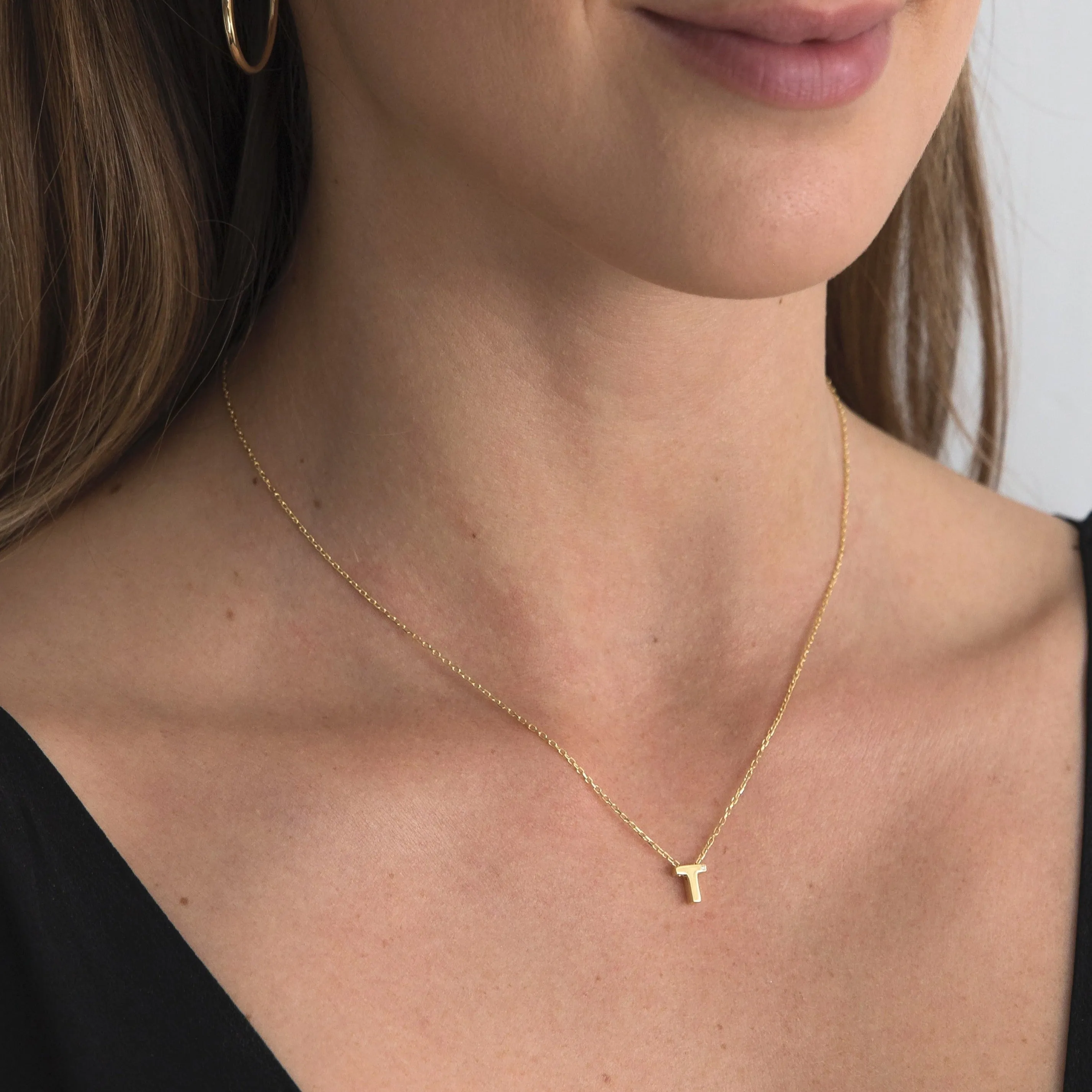 Diamond Letter Necklace "T" - 18 karat gold vermeil on sterling silver, diamond 0.01 carat