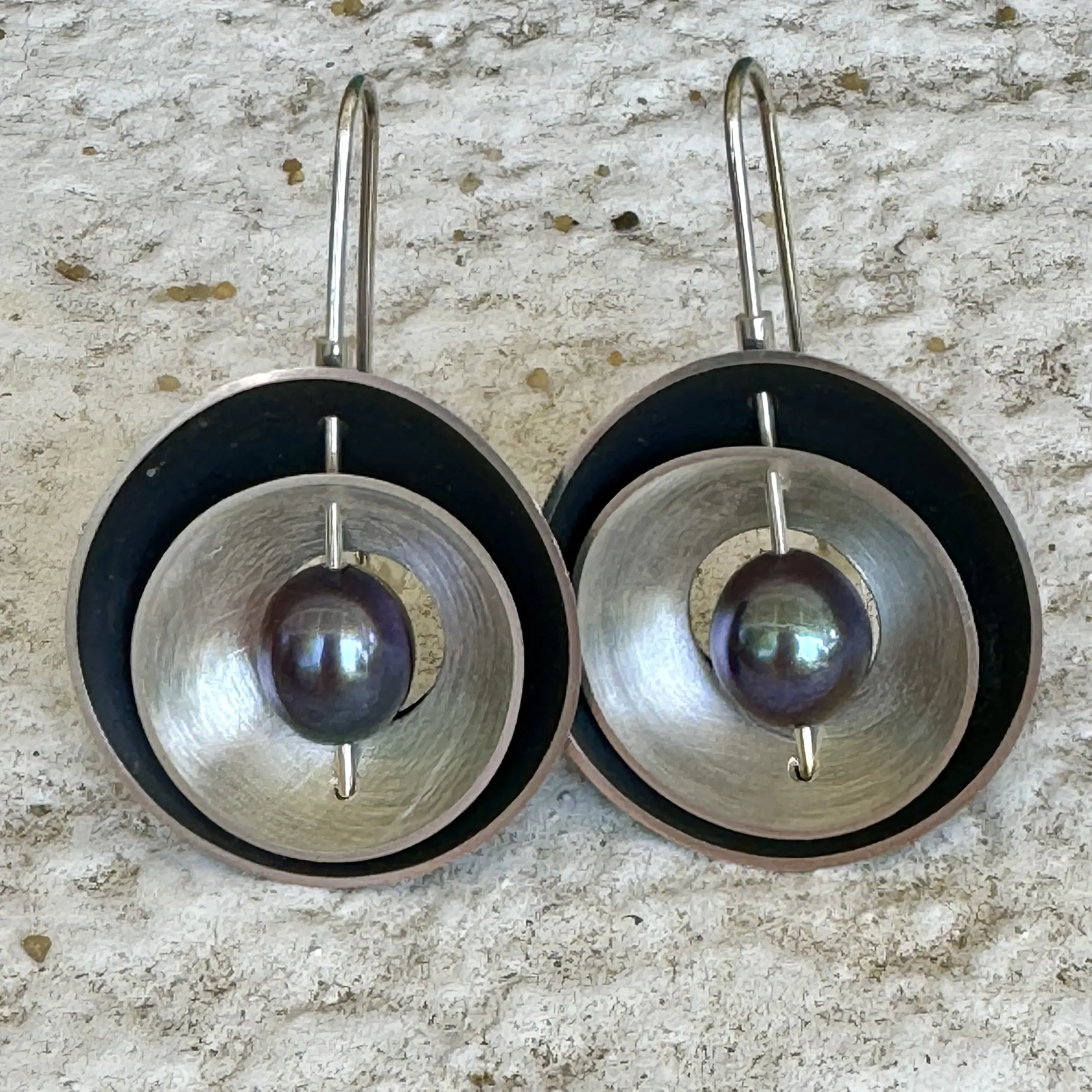 Double periwinkle earrings with grey pearl