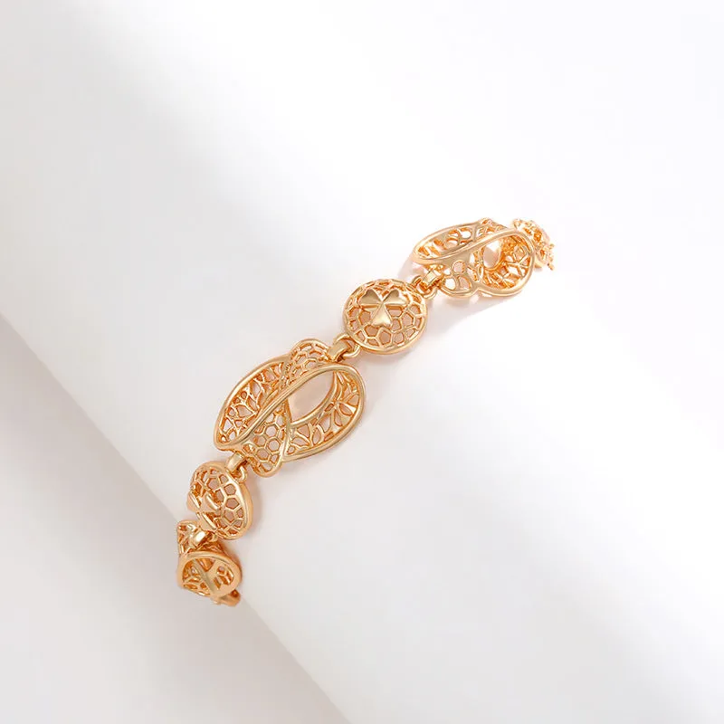 Jewelry plated with 18K gold, exquisite pattern, hollow fashion jewelry, European and American niche light luxury and high-end bracelet