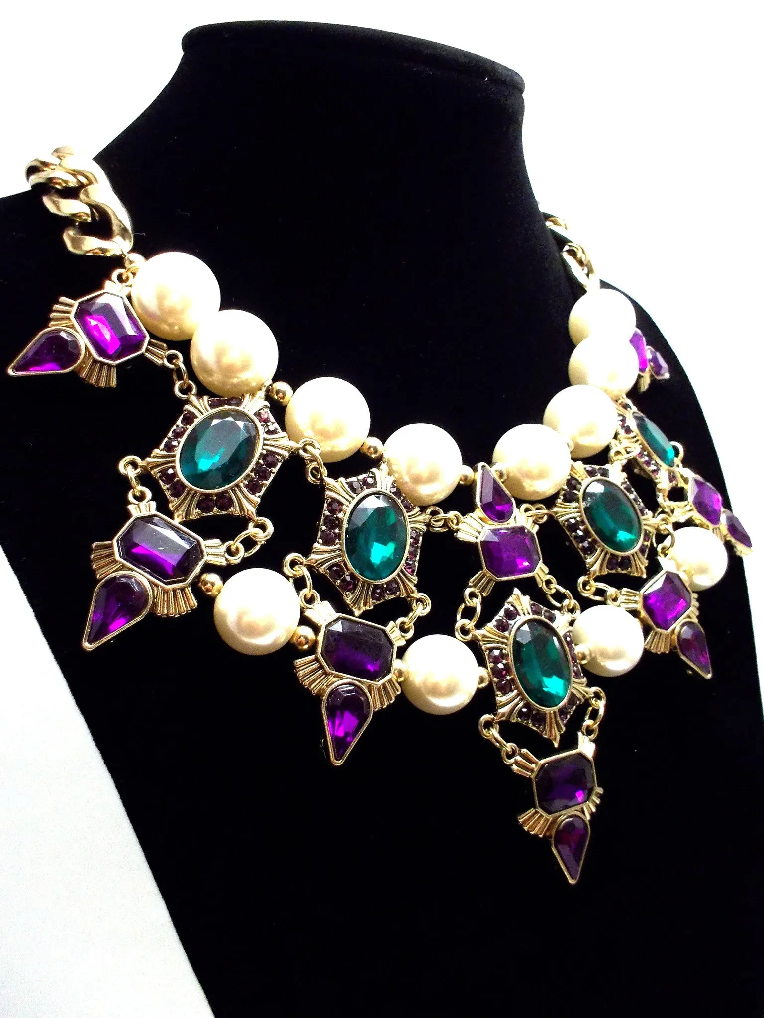 Luxe Chunky Pearl & Deco Jeweled Statement Necklace- Purple & Emerald