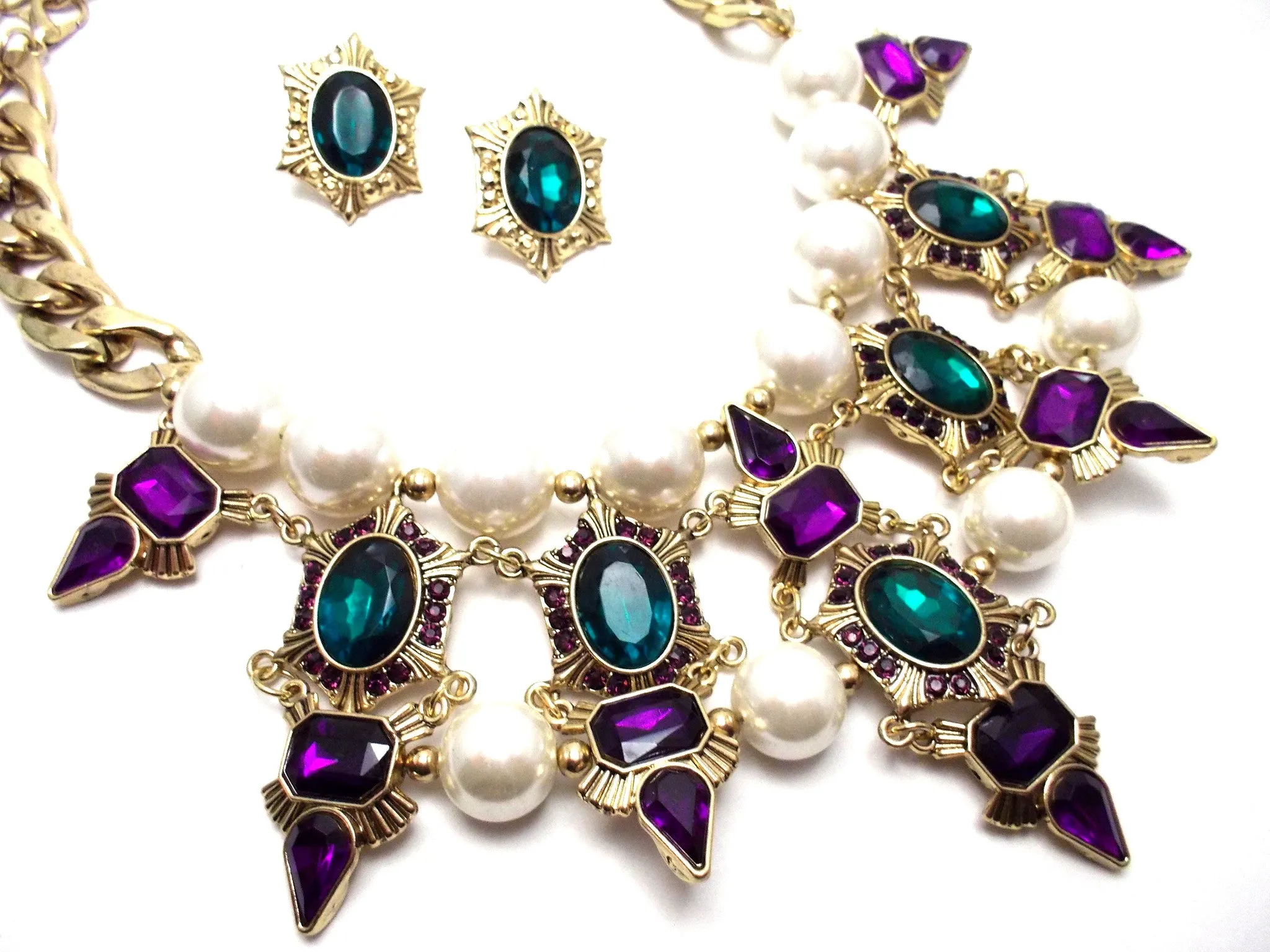 Luxe Chunky Pearl & Deco Jeweled Statement Necklace- Purple & Emerald