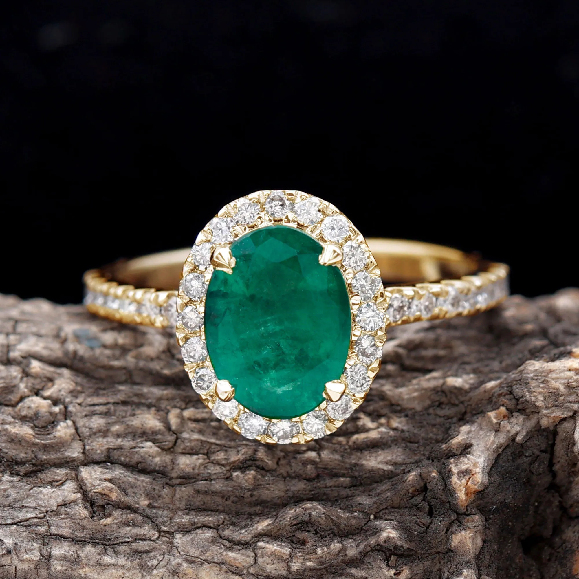 Oval Emerald Halo Engagement Ring with Diamond