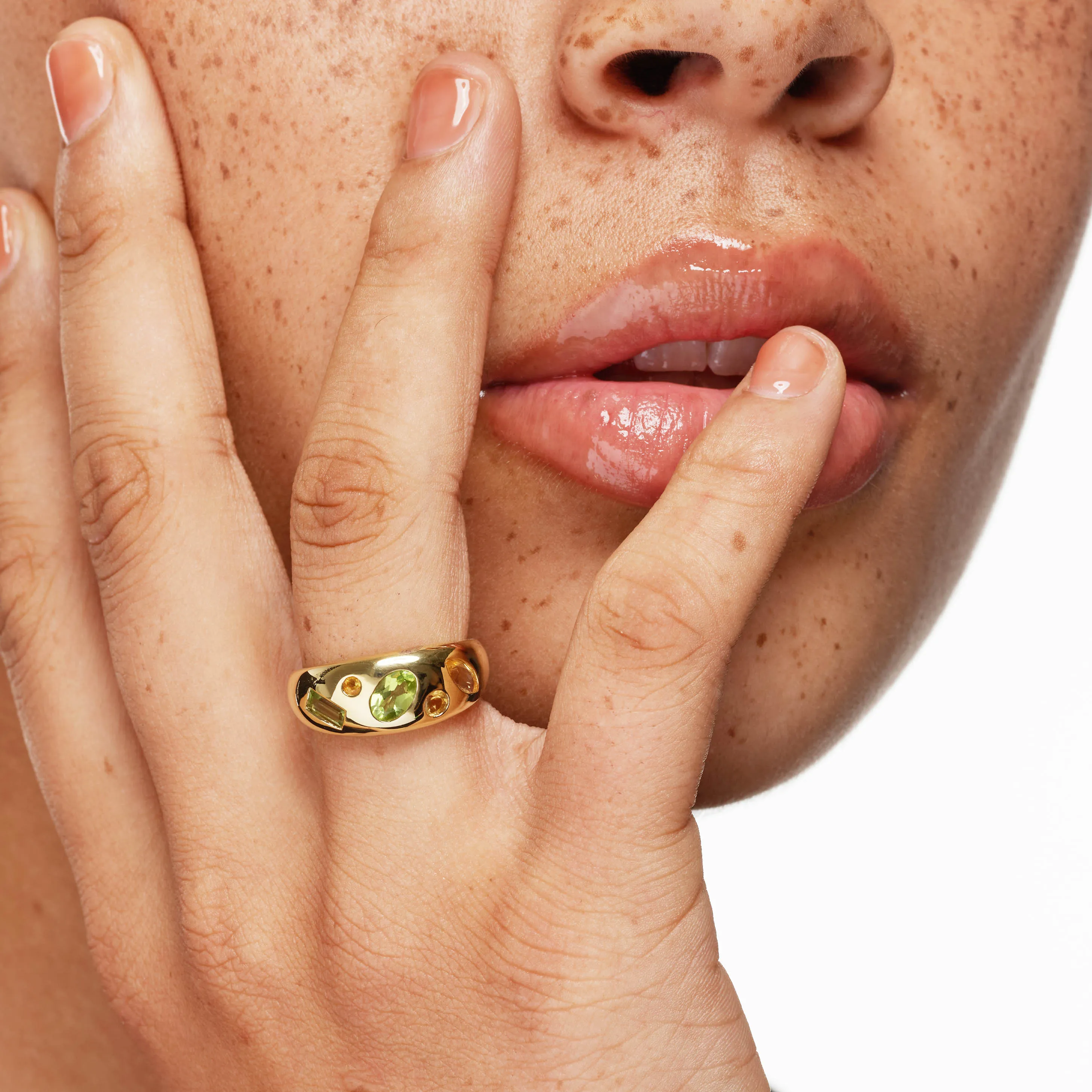 Peridot Multi Gemstone Curve Gypsy Ring in Gold
